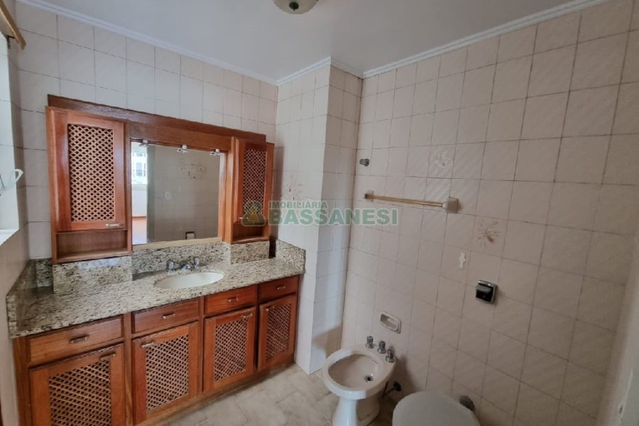 Apartamento com 143m², 3 dormitórios, 1 vaga, no bairro Centro em Caxias do Sul para Comprar