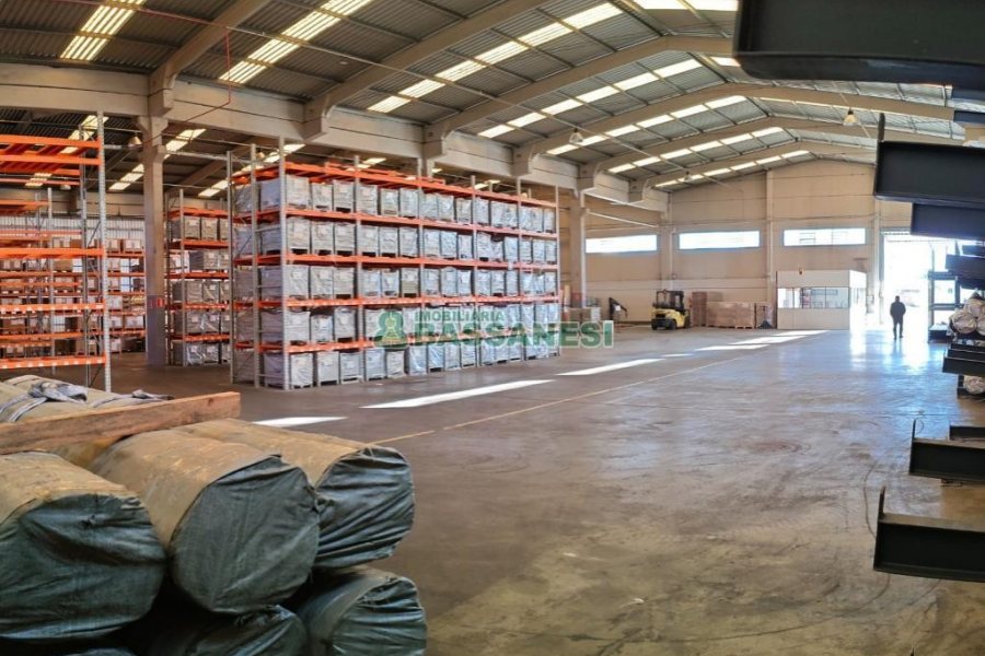 Pavilhão com 3112m², no bairro Santa Lúcia em Caxias do Sul para Alugar