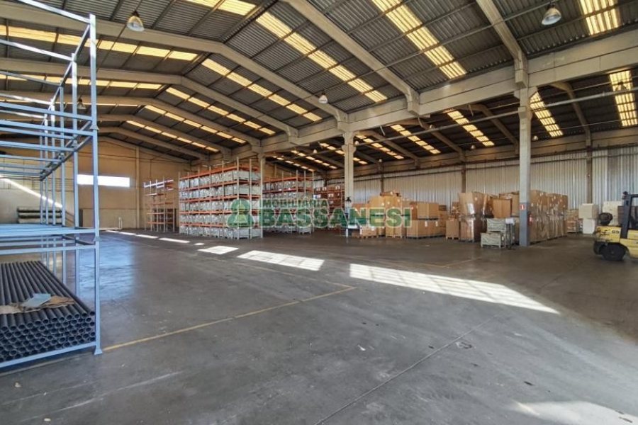 Pavilhão com 3112m², no bairro Santa Lúcia em Caxias do Sul para Alugar