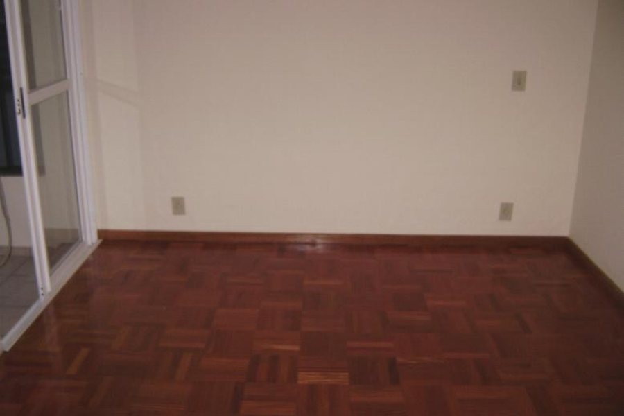 Apartamento com 82m², 2 dormitórios, 1 vaga, no bairro São Pelegrino em Caxias do Sul para Comprar
