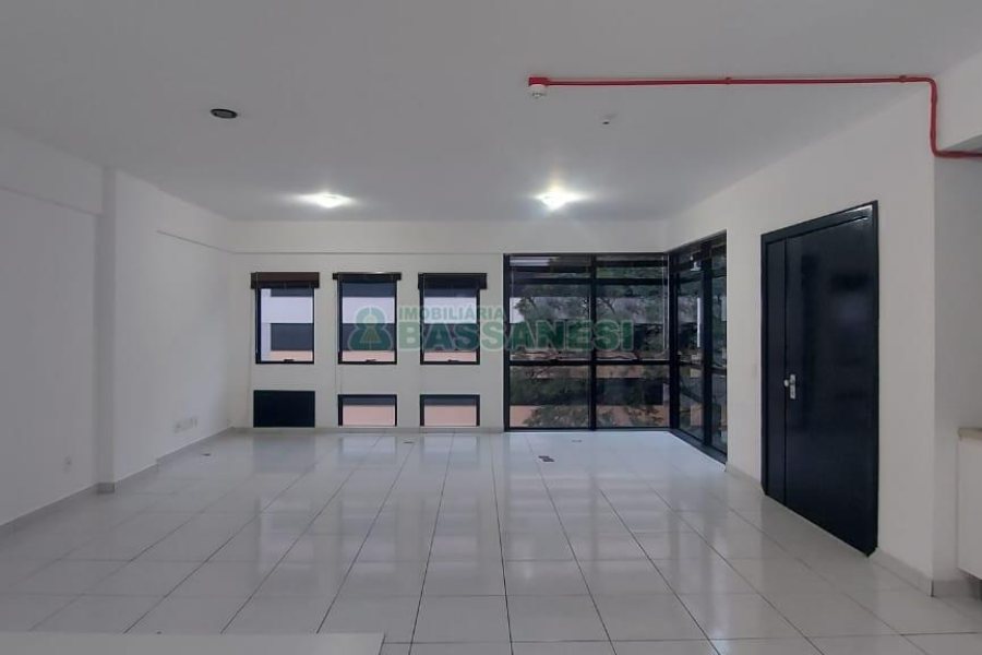 Sala com 54m², no bairro Centro em Caxias do Sul para Comprar