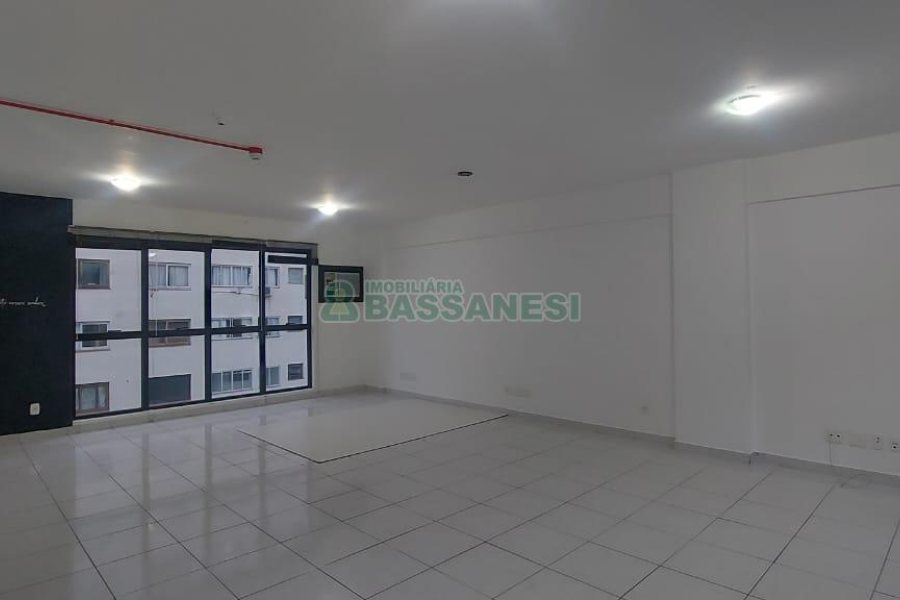 Sala com 54m², no bairro Centro em Caxias do Sul para Comprar