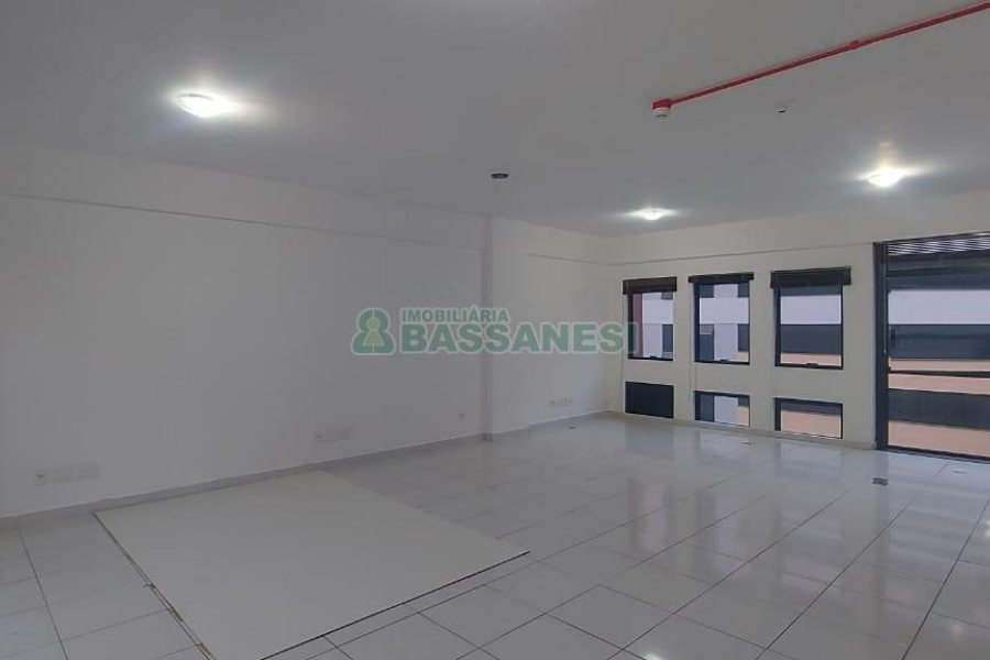 Sala com 54m², no bairro Centro em Caxias do Sul para Comprar