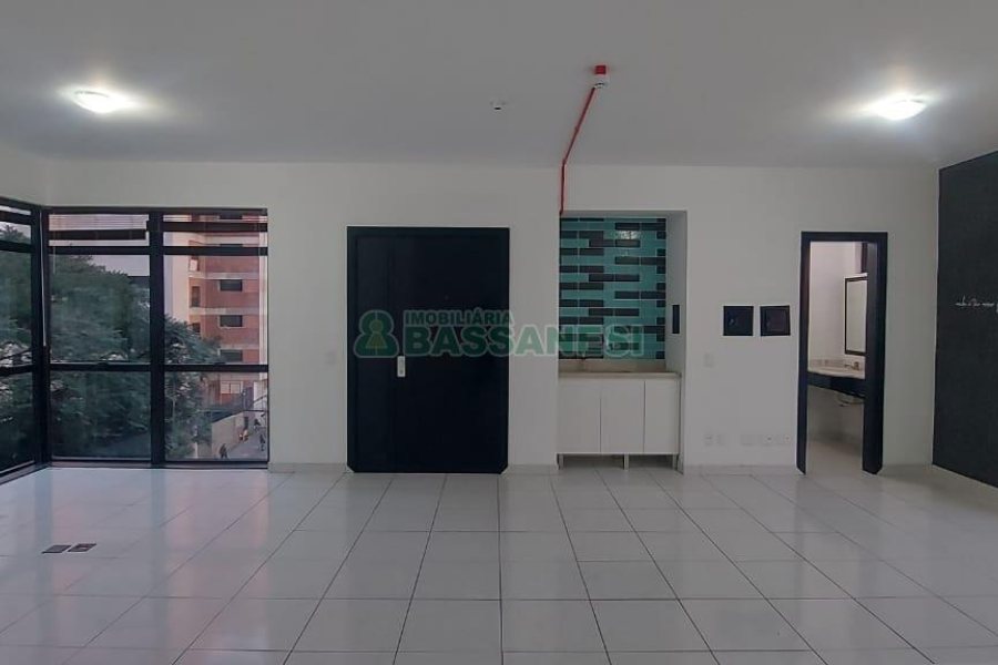 Sala com 54m², no bairro Centro em Caxias do Sul para Comprar