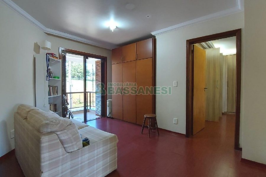 Casa Mobiliada com 318m², 4 dormitórios, 2 vagas, no bairro Sagrada Família em Caxias do Sul para Alugar