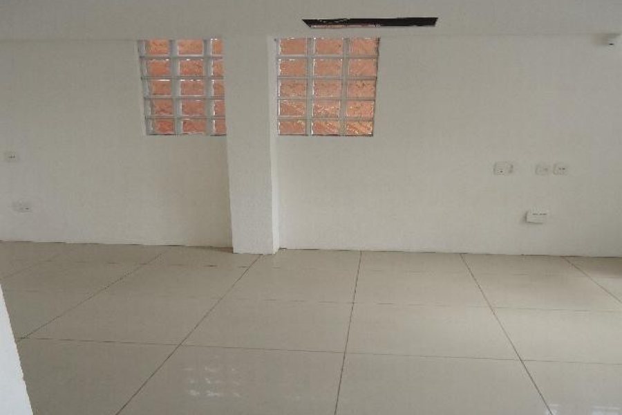 Loja com 320m², no bairro São Pelegrino em Caxias do Sul para Alugar