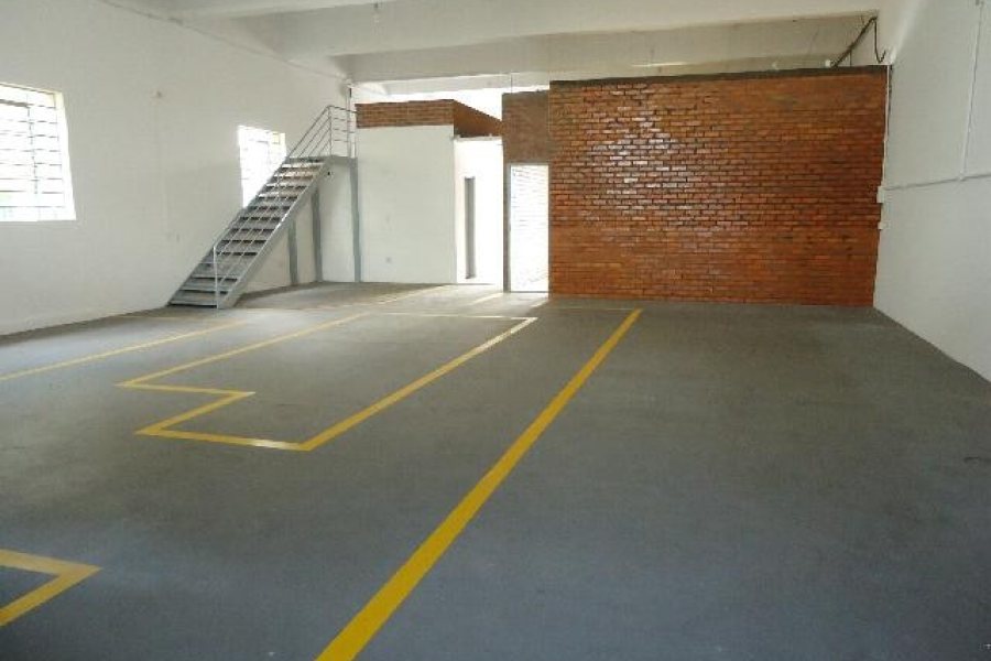 Loja com 320m², no bairro São Pelegrino em Caxias do Sul para Alugar