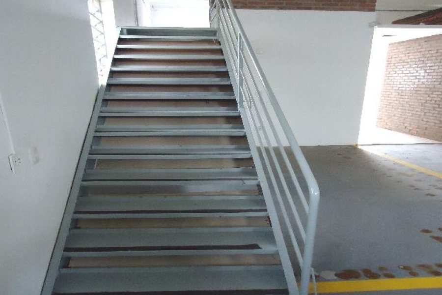 Loja com 320m², no bairro São Pelegrino em Caxias do Sul para Alugar