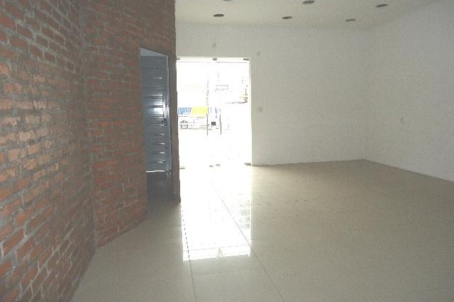 Loja com 320m², no bairro São Pelegrino em Caxias do Sul para Alugar