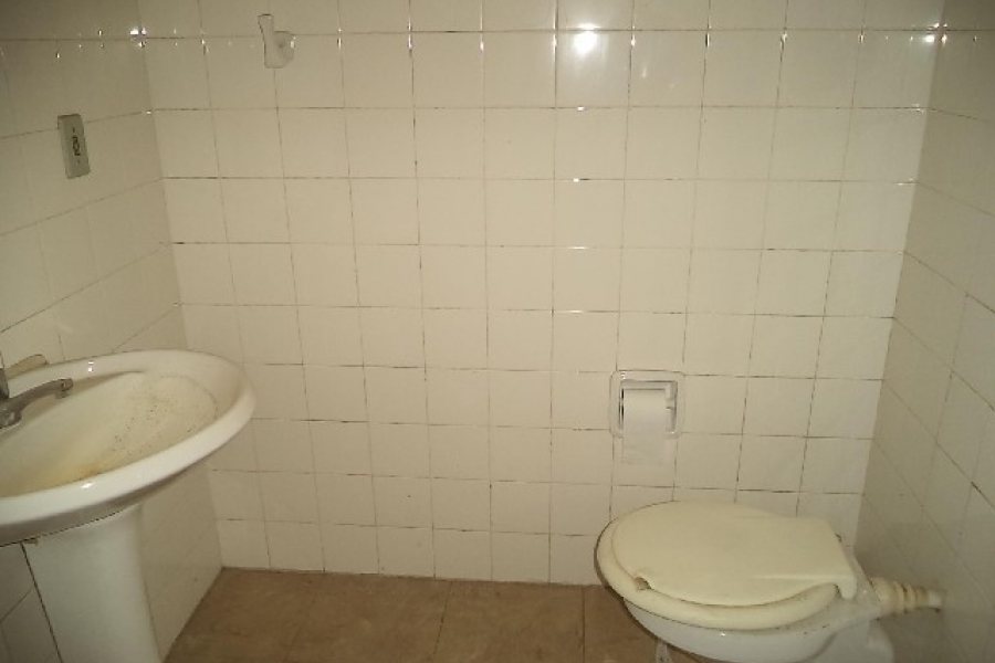 Sala com 21m², no bairro Centro em Caxias do Sul para Alugar