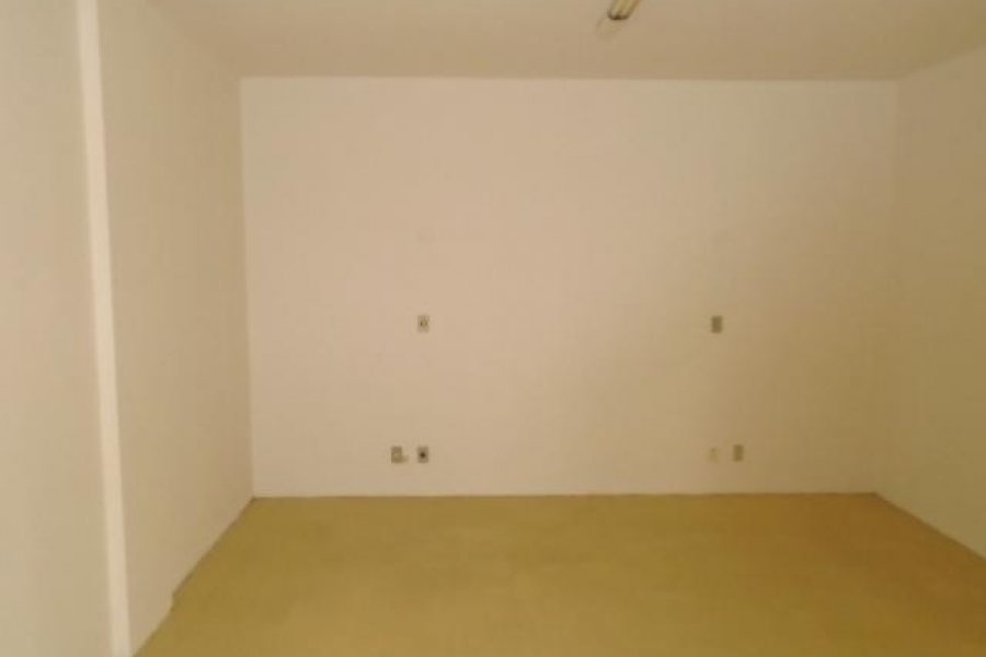 Sala com 21m², no bairro Centro em Caxias do Sul para Alugar