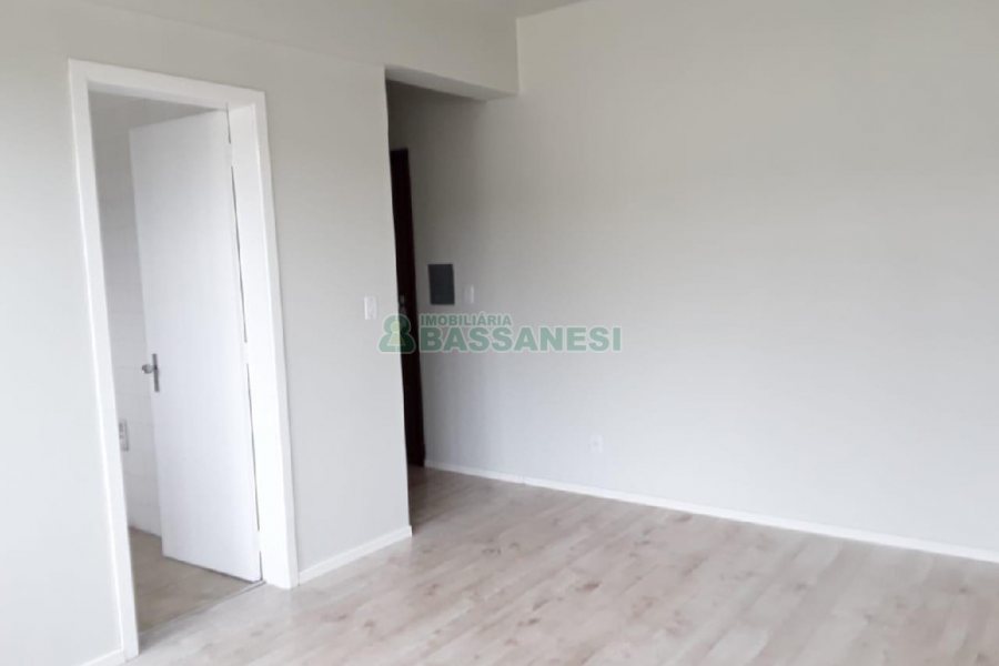 Sala com 21m², no bairro Centro em Caxias do Sul para Alugar