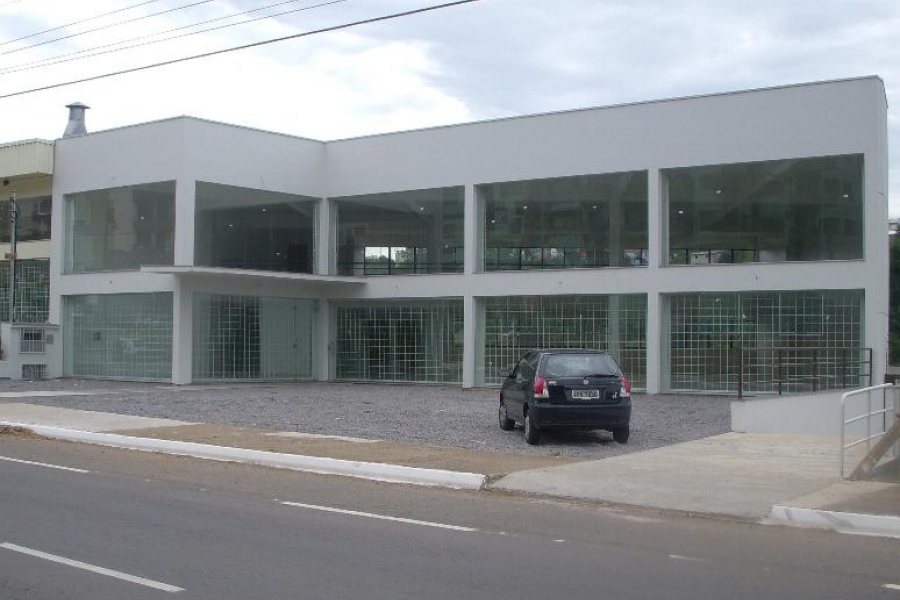 Loja com 1200m², no bairro Cinqüentenário em Caxias do Sul para Alugar