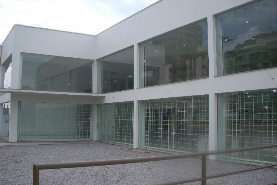Loja com 1200m², no bairro Cinqüentenário em Caxias do Sul para Alugar