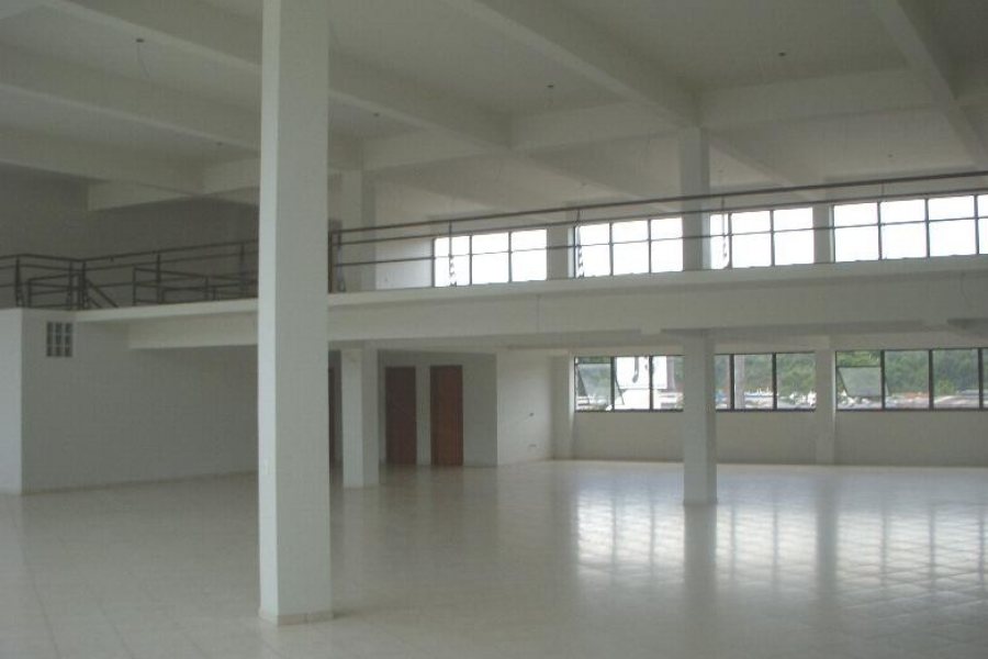 Loja com 1200m², no bairro Cinqüentenário em Caxias do Sul para Alugar