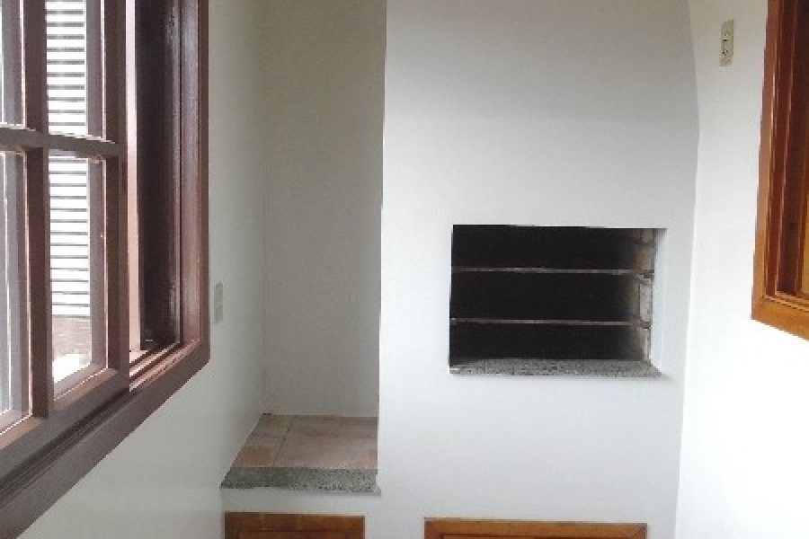 Apartamento com 130m², 3 dormitórios, 1 vaga, no bairro Madureira em Caxias do Sul para Alugar