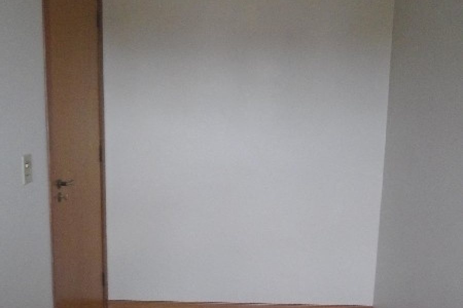 Apartamento com 130m², 3 dormitórios, 1 vaga, no bairro Madureira em Caxias do Sul para Alugar