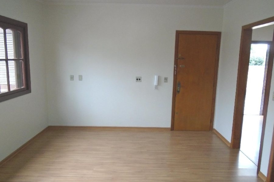 Apartamento com 130m², 3 dormitórios, 1 vaga, no bairro Madureira em Caxias do Sul para Alugar
