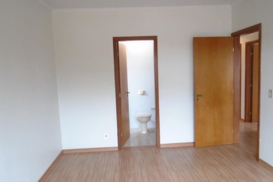 Apartamento com 130m², 3 dormitórios, 1 vaga, no bairro Madureira em Caxias do Sul para Alugar