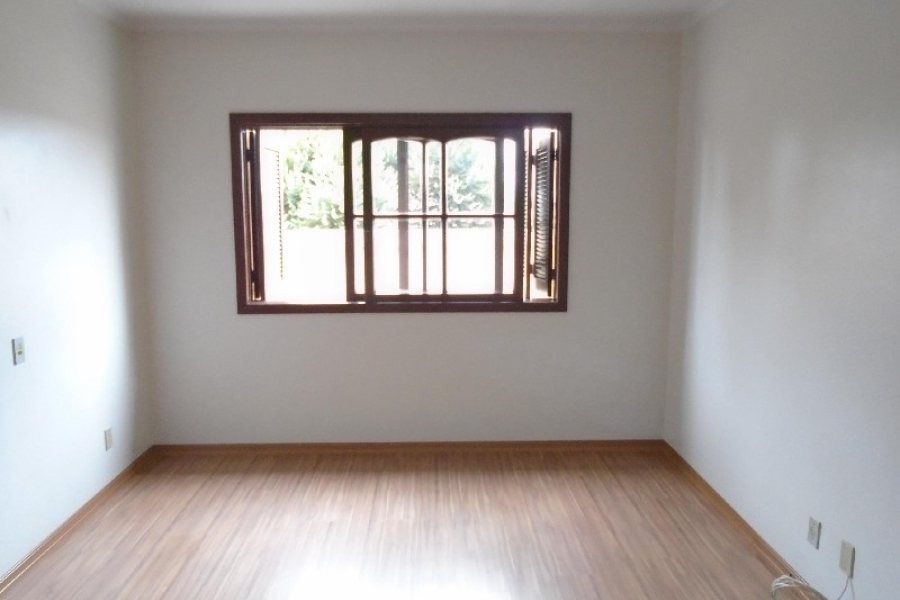 Apartamento com 130m², 3 dormitórios, 1 vaga, no bairro Madureira em Caxias do Sul para Alugar