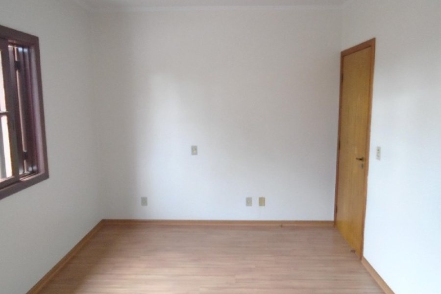 Apartamento com 130m², 3 dormitórios, 1 vaga, no bairro Madureira em Caxias do Sul para Alugar