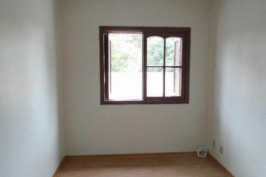 Apartamento com 130m², 3 dormitórios, 1 vaga, no bairro Madureira em Caxias do Sul para Alugar