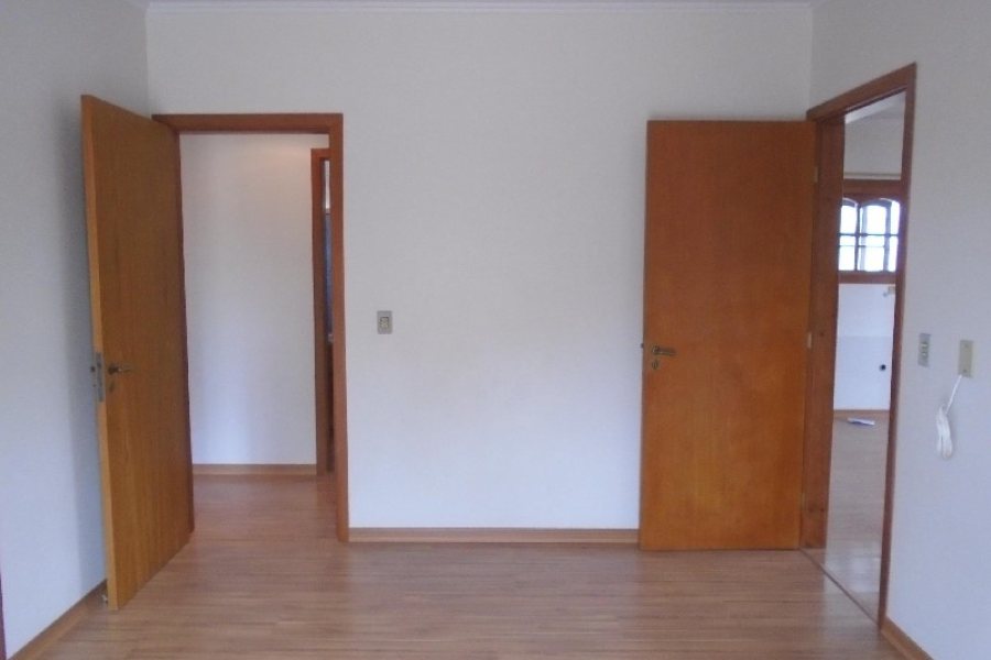 Apartamento com 130m², 3 dormitórios, 1 vaga, no bairro Madureira em Caxias do Sul para Alugar