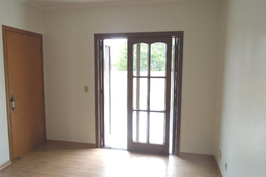 Apartamento com 130m², 3 dormitórios, 1 vaga, no bairro Madureira em Caxias do Sul para Alugar