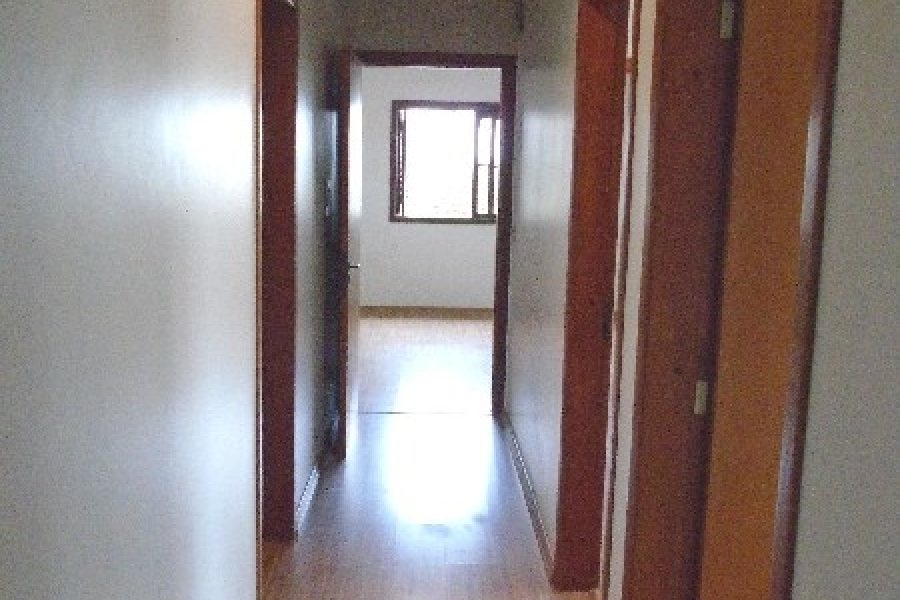 Apartamento com 130m², 3 dormitórios, 1 vaga, no bairro Madureira em Caxias do Sul para Alugar