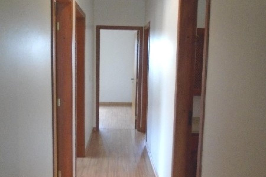 Apartamento com 130m², 3 dormitórios, 1 vaga, no bairro Madureira em Caxias do Sul para Alugar