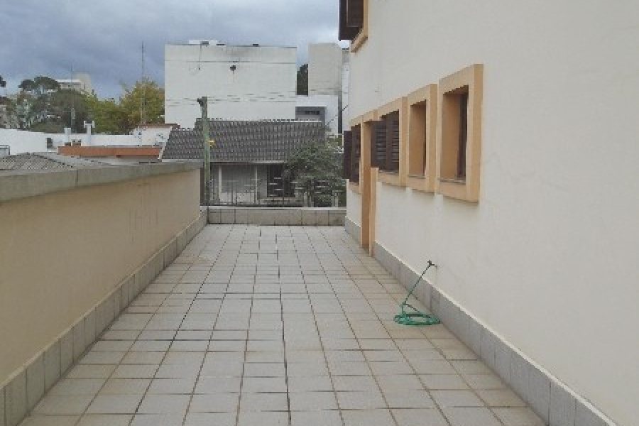 Apartamento com 130m², 3 dormitórios, 1 vaga, no bairro Madureira em Caxias do Sul para Alugar