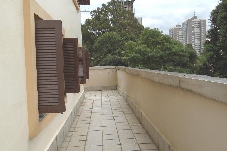 Apartamento com 130m², 3 dormitórios, 1 vaga, no bairro Madureira em Caxias do Sul para Alugar