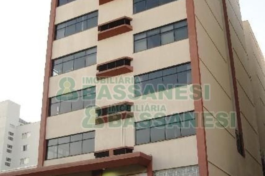 Sala com 100m², 2 vagas, no bairro Centro em Caxias do Sul para Comprar