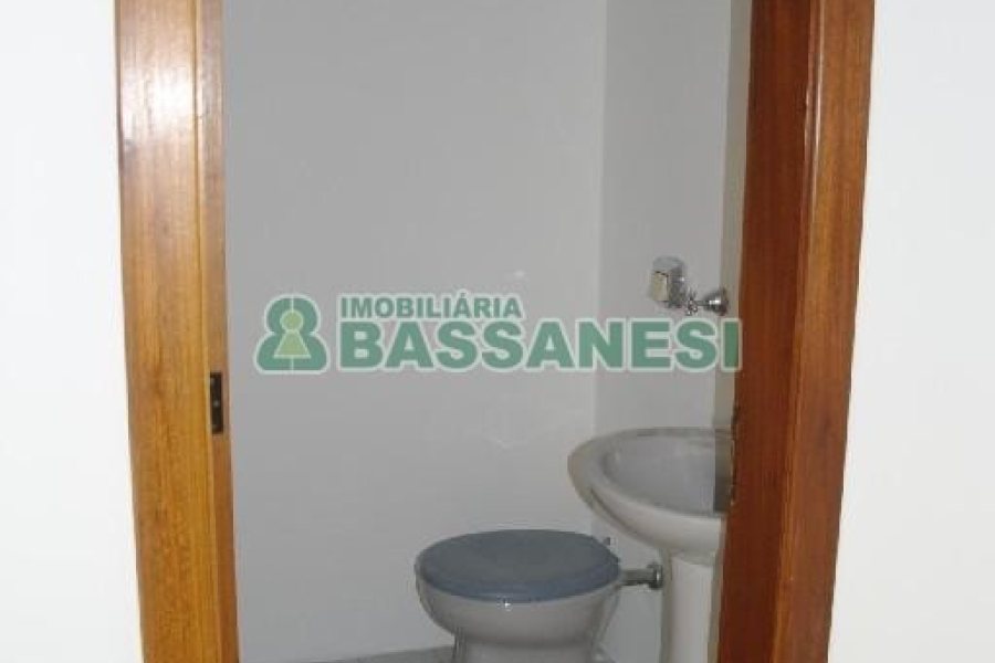 Sala com 100m², 2 vagas, no bairro Centro em Caxias do Sul para Comprar