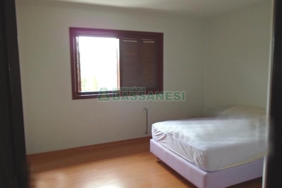 Apartamento com 270m², 4 dormitórios, 2 vagas, no bairro Colina Sorriso em Caxias do Sul para Comprar