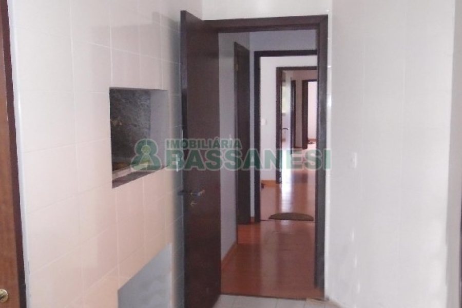 Apartamento com 270m², 4 dormitórios, 2 vagas, no bairro Colina Sorriso em Caxias do Sul para Comprar