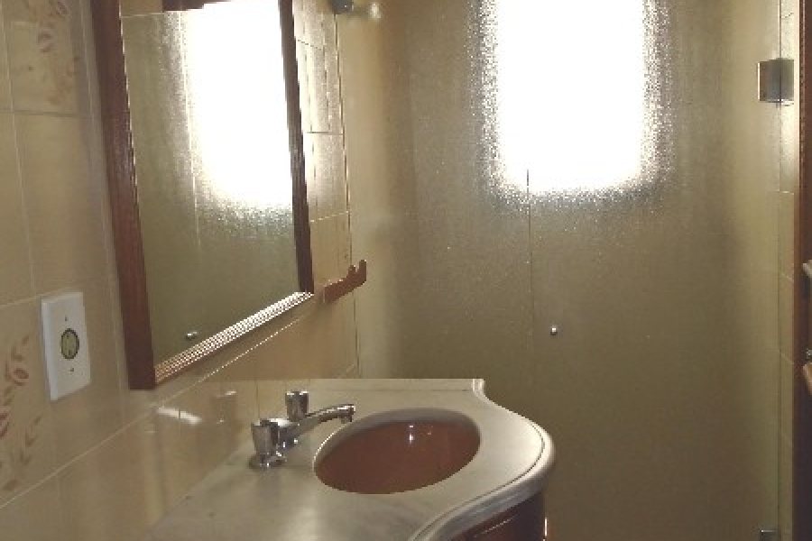 Apartamento com 140m², 3 dormitórios, 1 vaga, no bairro Centro em Caxias do Sul para Alugar