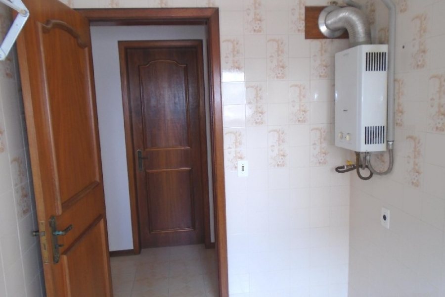 Apartamento com 140m², 3 dormitórios, 1 vaga, no bairro Centro em Caxias do Sul para Alugar