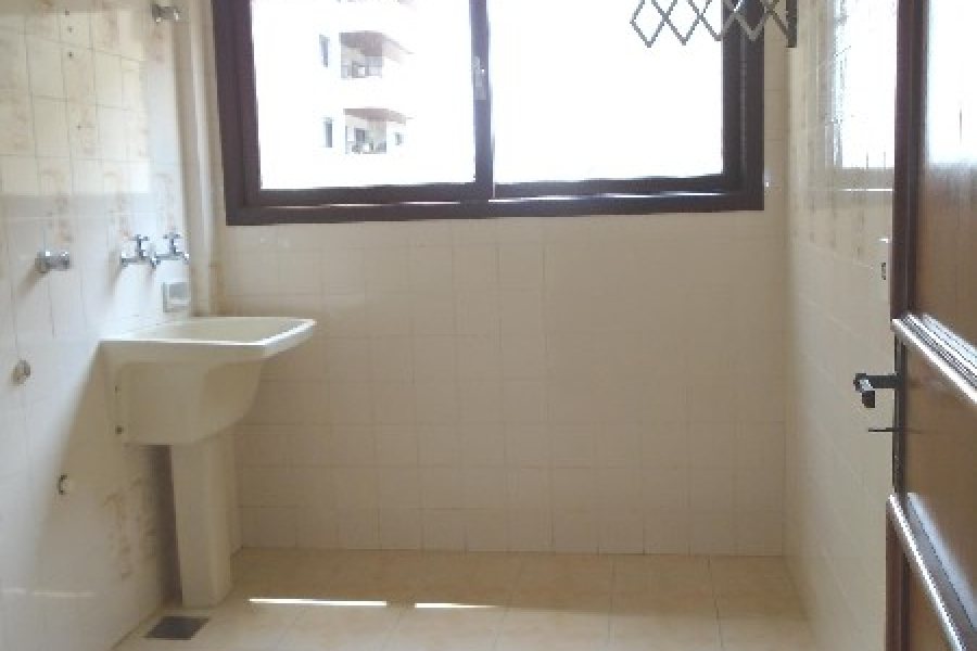 Apartamento com 140m², 3 dormitórios, 1 vaga, no bairro Centro em Caxias do Sul para Alugar