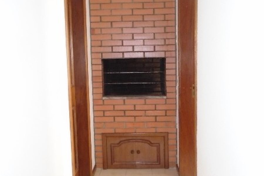 Apartamento com 140m², 3 dormitórios, 1 vaga, no bairro Centro em Caxias do Sul para Alugar
