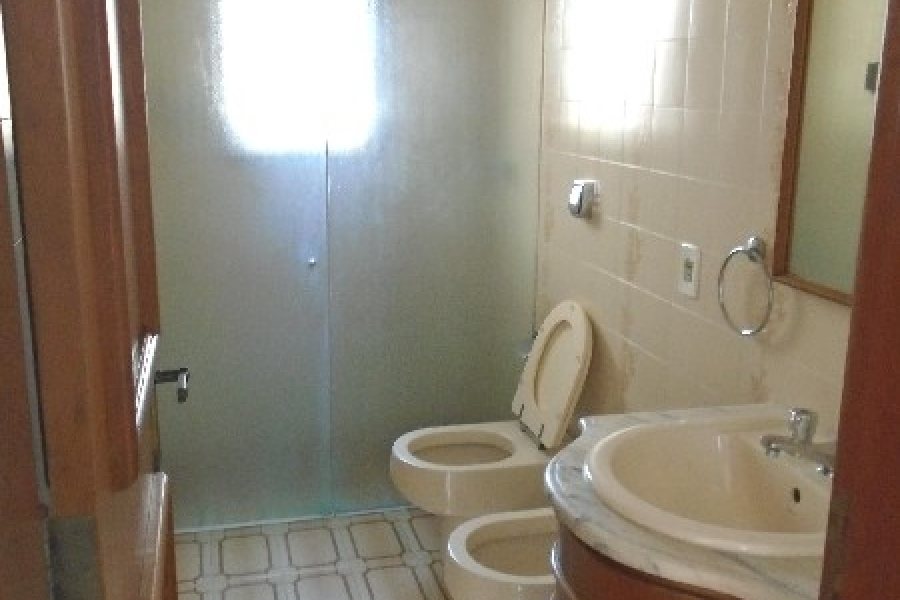 Apartamento com 140m², 3 dormitórios, 1 vaga, no bairro Centro em Caxias do Sul para Alugar