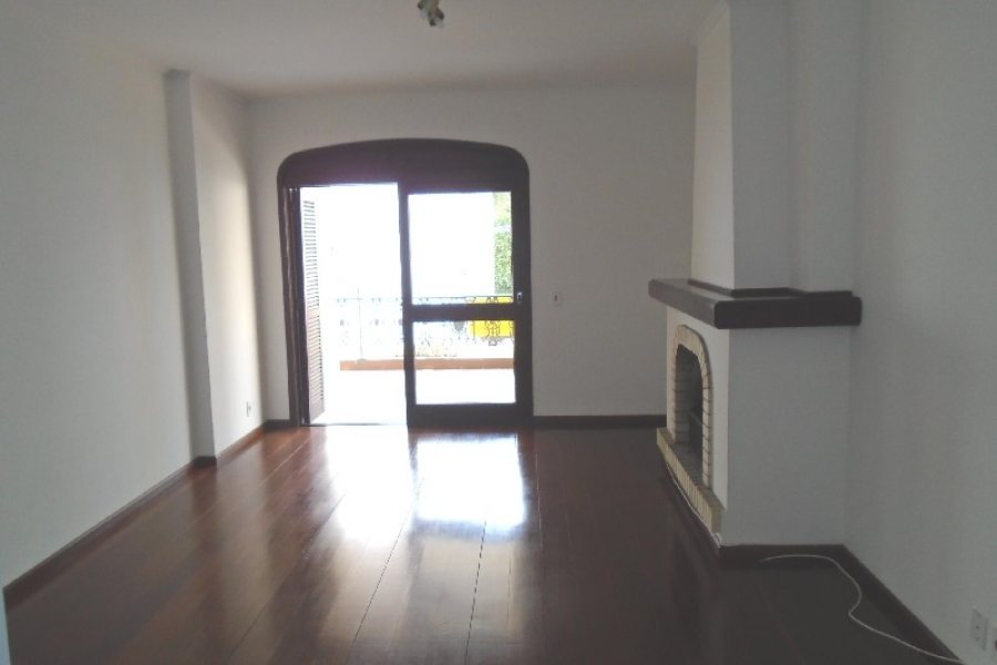 Apartamento com 140m², 3 dormitórios, 1 vaga, no bairro Centro em Caxias do Sul para Alugar