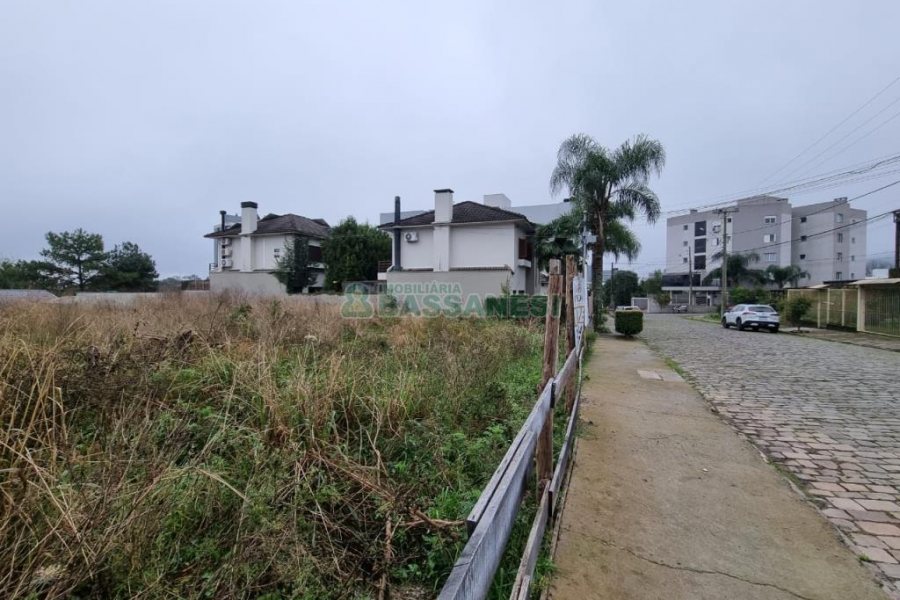 Terreno com 288m², no bairro Santa Lúcia em Caxias do Sul para Comprar