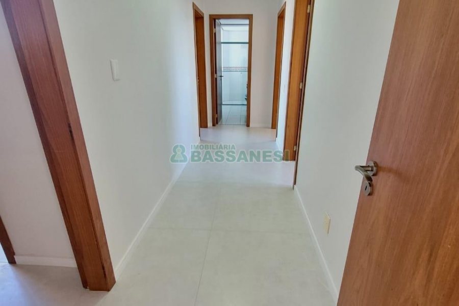 Apartamento com 190m², 3 dormitórios, 2 vagas, no bairro Rio Branco em Caxias do Sul para Comprar