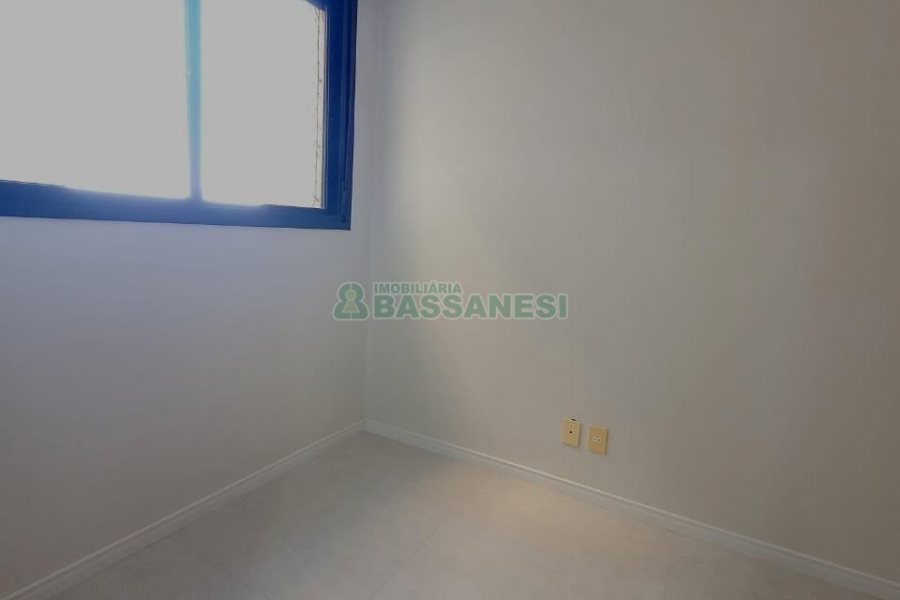 Apartamento com 190m², 3 dormitórios, 2 vagas, no bairro Rio Branco em Caxias do Sul para Comprar