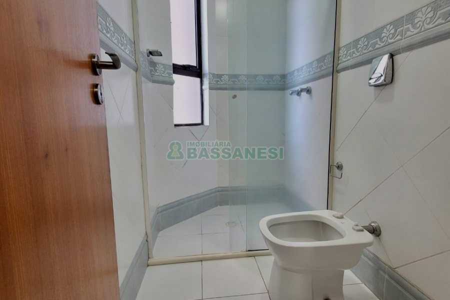 Apartamento com 190m², 3 dormitórios, 2 vagas, no bairro Rio Branco em Caxias do Sul para Comprar