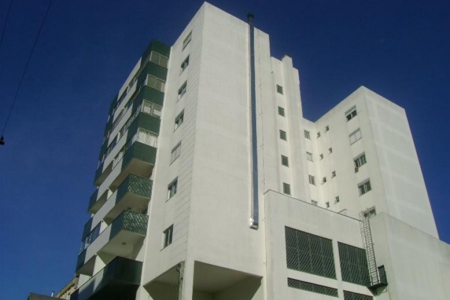 Apartamento com 105m², 3 dormitórios, 2 vagas, no bairro São Pelegrino em Caxias do Sul para Alugar