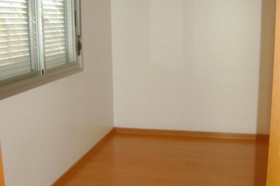 Apartamento com 105m², 3 dormitórios, 2 vagas, no bairro São Pelegrino em Caxias do Sul para Alugar