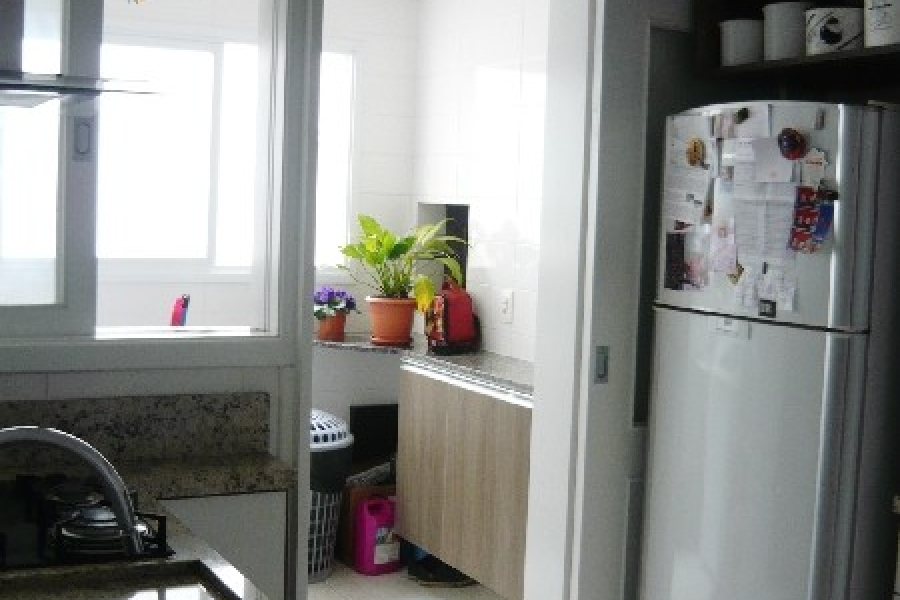 Apartamento com 95m², 3 dormitórios, 2 vagas, no bairro Cinqüentenário em Caxias do Sul para Comprar