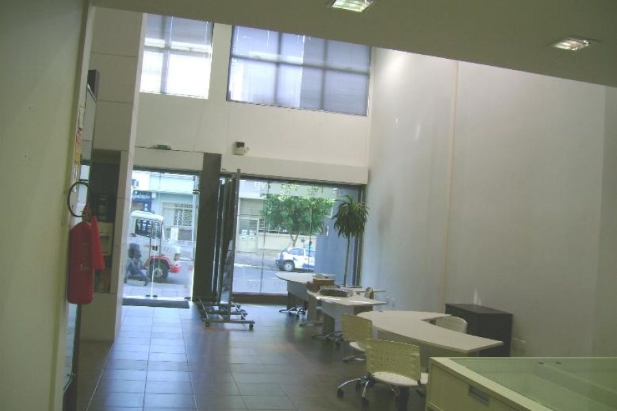 Loja com 670m², no bairro Centro em Caxias do Sul para Alugar